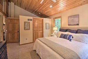 Gallery image of Spacious Cabin on Cross Lake Treehouse and Sauna! in Cross Lake