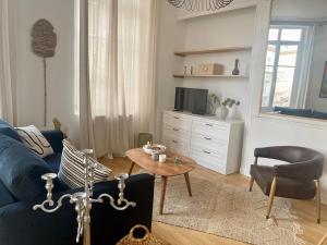 Televízia a/alebo spoločenská miestnosť v ubytovaní Charmant petit studio - Cœur de Rouen - 117