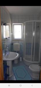 Fotografie z fotogalerie ubytování Comfortable rooms with small kitchen v destinaci Baćina
