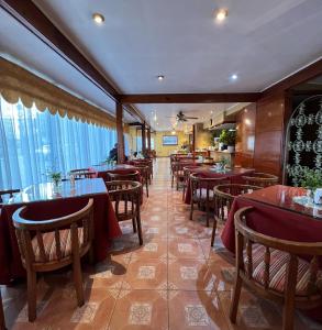 Restorāns vai citas vietas, kur ieturēt maltīti, naktsmītnē Hotel Mosul