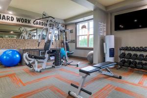 Fitness centrum a/nebo fitness zařízení v ubytování Best Western Plus Grand-Sault Hotel & Suites