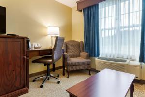 Posezení v ubytování Best Western Plus Grand-Sault Hotel & Suites