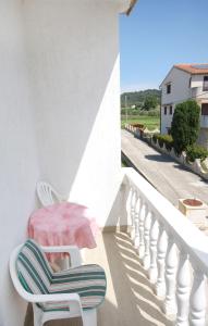 Balkón alebo terasa v ubytovaní Apartments and rooms with parking space Palit, Rab - 5039