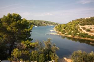 Fotografie z fotogalerie ubytování Apartments by the sea Cove Piskera, Solta - 5175 v destinaci Nečujam