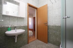 Kúpeľňa v ubytovaní Studio Vinisce 8660d