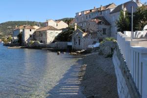 Fotografie z fotogalerie ubytování Apartments by the sea Vis - 8876 v destinaci Vis