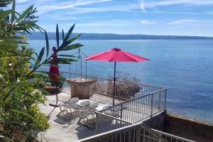 Gallery image of Apartments by the sea Podstrana, Split - 10356 in Podstrana