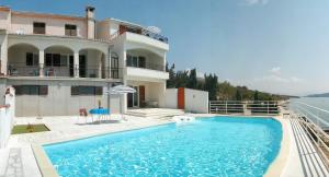 Fotografie z fotogalerie ubytování Seaside apartments with a swimming pool Seget Vranjica, Trogir - 2571 v Trogiru