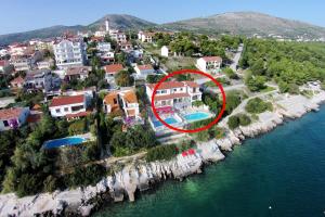 Fotografie z fotogalerie ubytování Seaside apartments with a swimming pool Seget Vranjica, Trogir - 2571 v Trogiru