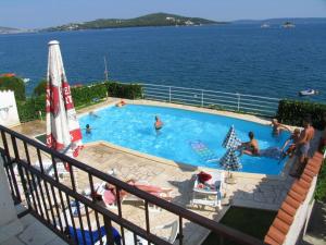 Fotografie z fotogalerie ubytování Seaside apartments with a swimming pool Seget Vranjica, Trogir - 2571 v Trogiru