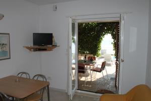 Fotografie z fotogalerie ubytování Seaside apartments with a swimming pool Seget Vranjica, Trogir - 2571 v Trogiru