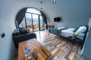 Istumisnurk majutusasutuses Kazbegi Glamping