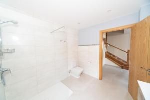 Kúpeľňa v ubytovaní LAGA Surf VILLA by Urdaibai Rentals