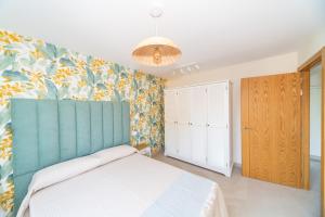 Posteľ alebo postele v izbe v ubytovaní LAGA Surf VILLA by Urdaibai Rentals