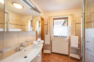 Koupelna v ubytování NEUHOFGUT I exklusiv und privat! + 23 fotografií
