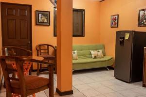 Posezení v ubytování Marta's Guesthouses, apartamentos con entrada autonoma