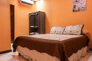 Postel nebo postele na pokoji v ubytování Marta's Guesthouses, apartamentos con entrada autonoma