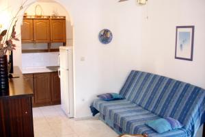 Η κουζίνα ή μικρή κουζίνα στο Apartments with parking space Seget Vranjica, Trogir - 8623