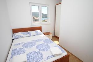 Fotografia z galérie ubytovania Apartments by the sea Poljica, Trogir - 8682 v Marine
