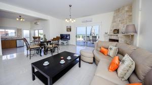 Posezení v ubytování Protaras Holiday Villa 196