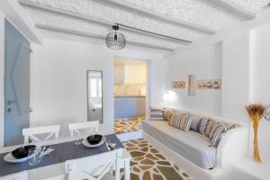 A seating area at Endless Blue from Syros - Megas Gialos Resort - Suite 1