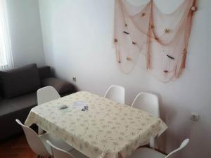 Fotografia z galérie ubytovania Apartments with a parking space Seget Vranjica, Trogir - 11561 v Seget Vranjici