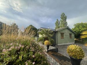 Zahrada ubytování Kingfisher Lodge, South View Lodges, Exeter + 7 fotografií