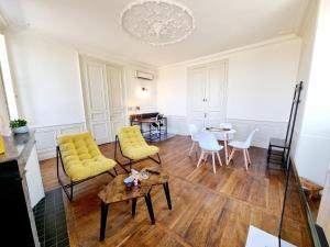 Posezení v ubytování Superbe T2 lumineux avec fibre + 19 fotografií