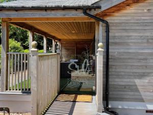 Φωτογραφία από το άλμπουμ του Oak Lodge, South View Lodges, Exeter στο Έξετερ