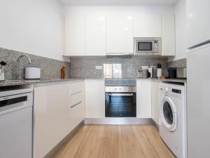 Kuchyň nebo kuchyňský kout v ubytování Limehome Barcelona Carrer de Besalú 90 - estancia temporal + 43 fotografií