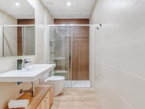 Koupelna v ubytování Limehome Barcelona Carrer de Besalú 90 - estancia temporal