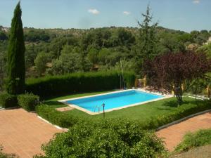 The swimming pool at or close to Casa rural Villa Manuela