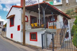 The building in which the holiday home is located