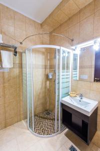 Ванная комната в Hotel Prestige +36 фотографий