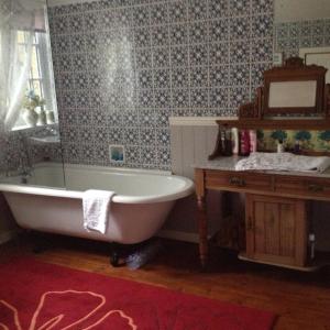 Phòng tắm tại Hungarton Bed & Breakfast