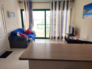 Telewizja i/lub zestaw kina domowego w obiekcie Irene Apartment