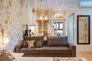 A seating area at Castelvecchio Suites