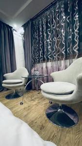 Ami Residence Bucharest Airport,Therme&FREE PARKING Otopeni的休息区