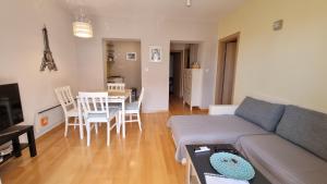 Fotografia z galérie ubytovania Apartman Naranca- with 2 bedrooms v destinácii Makarska