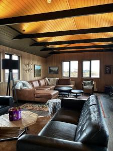 Posezení v ubytování West Ranga lodge