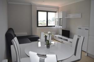 Kuchyň nebo kuchyňský kout v ubytování MARAVILLOSO APARTAMENTO VILANOVA DE AROUSA