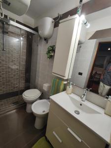 A bathroom at Appartamento Deluxe Lecce
