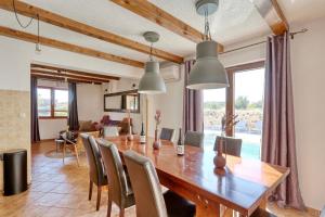 Zdjęcie z galerii obiektu Attractive villa - Casa NaiR w mieście Benkovac