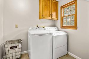 Fotografie z fotogalerie ubytování Lovely 5Bed, 3-FullBath ! 5min to free way I-85 v destinaci Lawrenceville + 59 fotografií