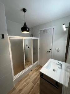 Łazienka w obiekcie Apartamento céntrico y en primera línea de playa