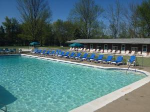 Bazén v ubytovaní Lukans Farm Resort alebo v jeho blízkosti