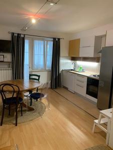 Kuchyňa alebo kuchynka v ubytovaní Apartment Selce 5366b
