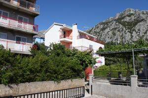 Fotografia z galérie ubytovania Apartments with a parking space Gradac, Makarska - 6757 v destinácii Gradac