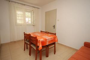 Fotografia z galérie ubytovania Apartment Makarska 6844c v destinácii Makarska