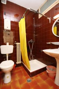 Fotografie z fotogalerie ubytování Apartments and rooms with parking space Makarska - 6644 v destinaci Makarska